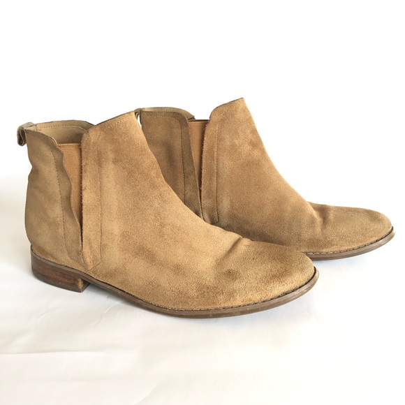 Urban Outfitters tan suede bootie - Picture 2 of 8